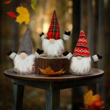 Karácsonyi skandináv manó - 20 x 8,5 x 25 cm kép