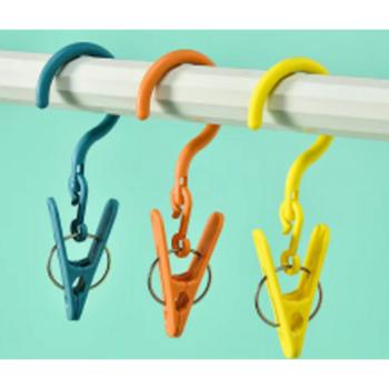 Műanyag csipesz akasztóval kép